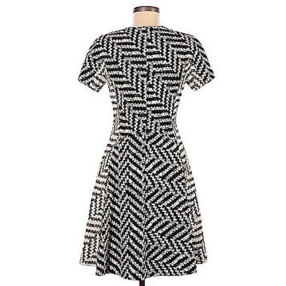 Lela Rose Zig Zag Print Fit and Flare Short Sleeve Dress 14 NWOT - Picture 3 of 12